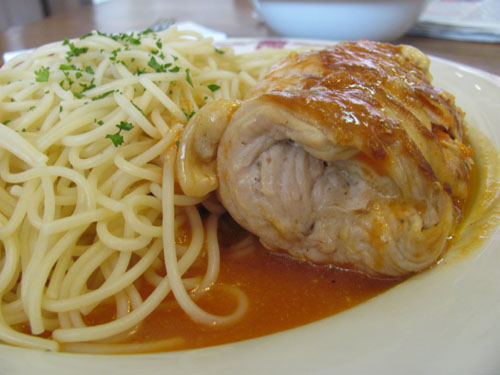 putenroulade mit spaghetti
