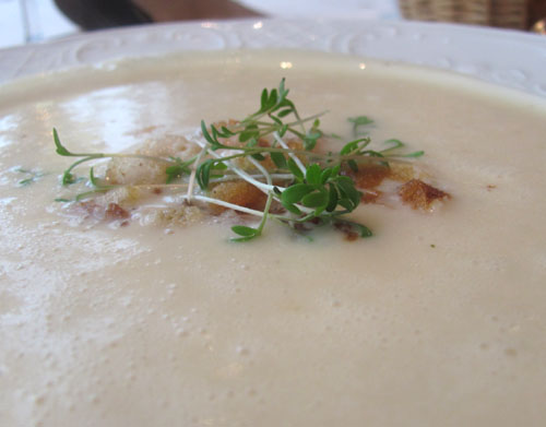 Gasthaus Haltestelle Oftering Knoblauchcremesuppe mit Croutons