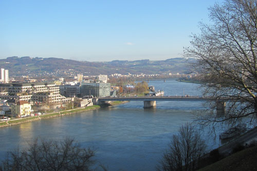 http://www.rapidler.at/i/2014/schlossberglinz.jpg
